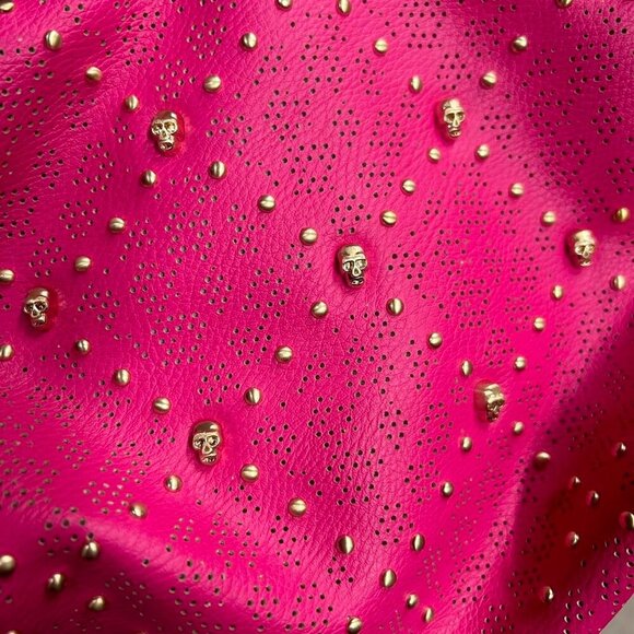 Betsey Johnson Pink Skull Studded Crossbody Bag With Gold Chain - Picture 4 of 7